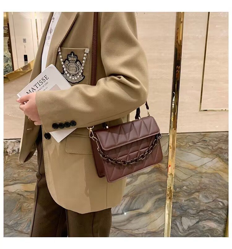 Trendy Simple Textured Shoulder Messenger Bag - Image 7