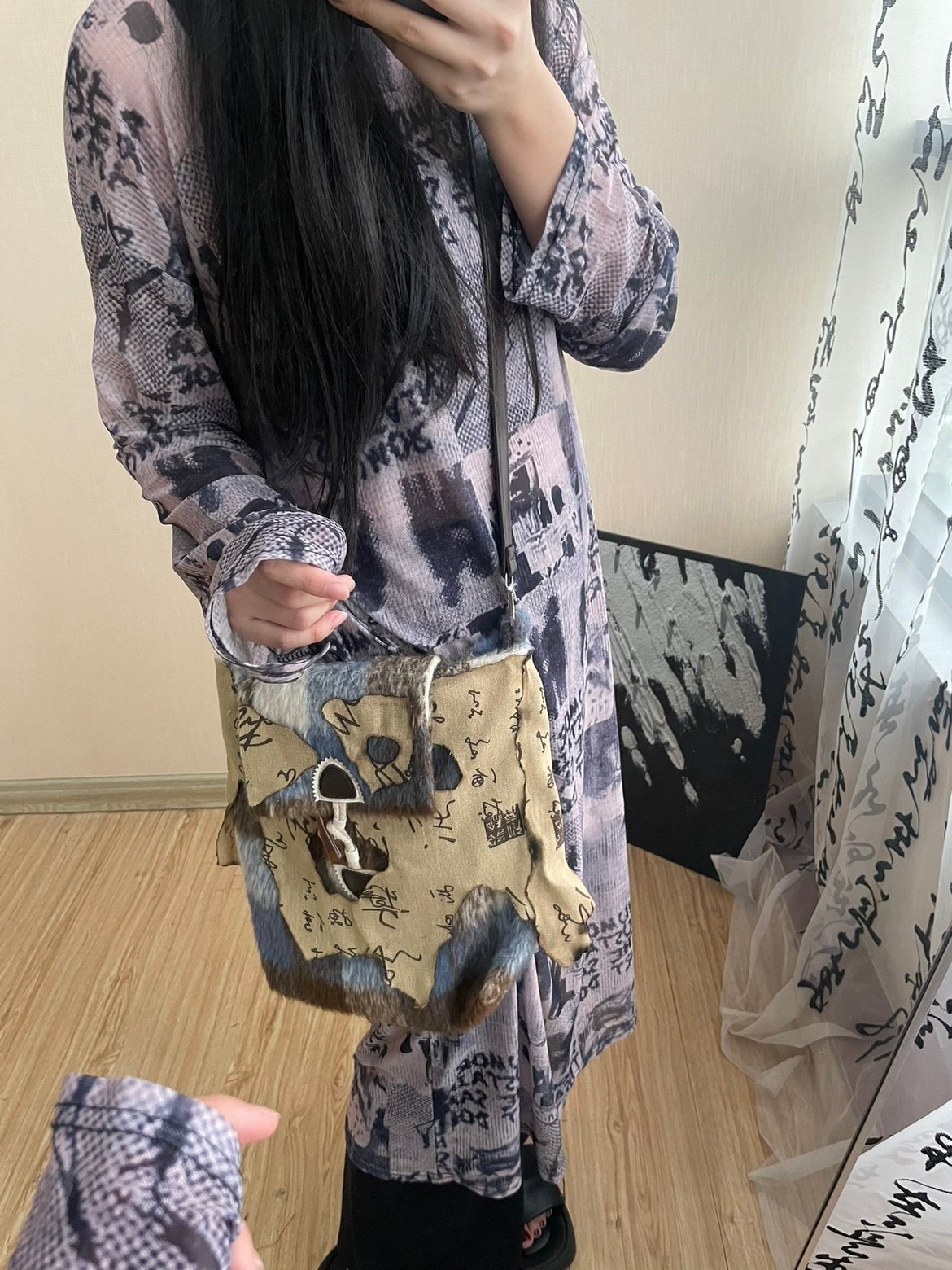 Retro Distressed Plush Plaid Stitching Horn Button Shoulder Messenger Bag - Image 2